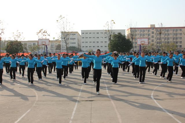 项城中专2012年秋季新生武术操比赛圆满成功