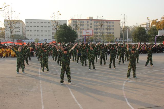 项城中专2012年秋季新生武术操比赛圆满成功