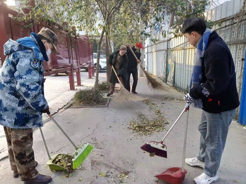 劳动教育结硕果，文明花开遍校园