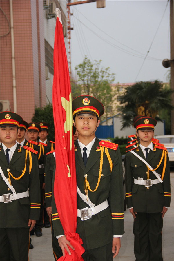 项城中专升旗仪式报道